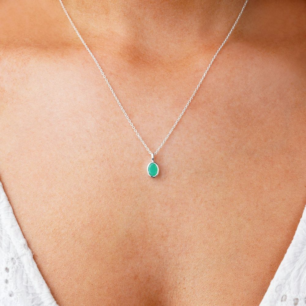 Sieraden met mei geboortesteen Chrysopraas, een prachtige groene edelsteen. Kristallen sieraden met mei-geboortesteen Chrysopraas.