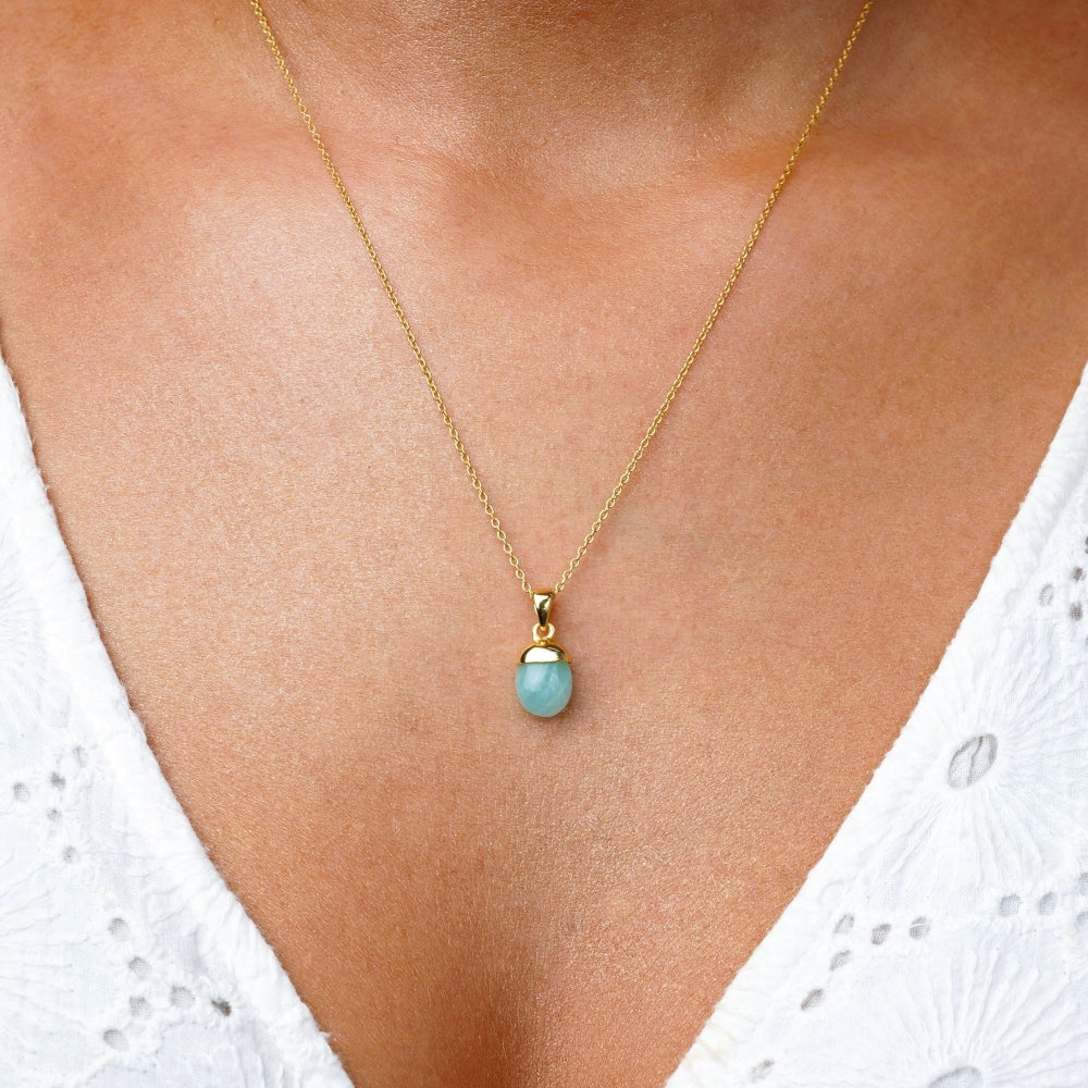 Ketting met Amazoniet, tropische turquoise steen in ketting. Turkoois kristal Amazoniet sieraden in goud.